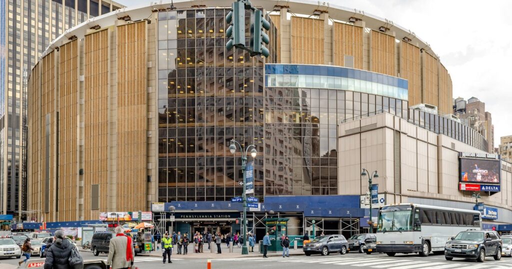 Man Plummets To His Death During Goose Concert At Madison Square Garden Man Plummets To His Death During Goose Concert At Madison Square Garden