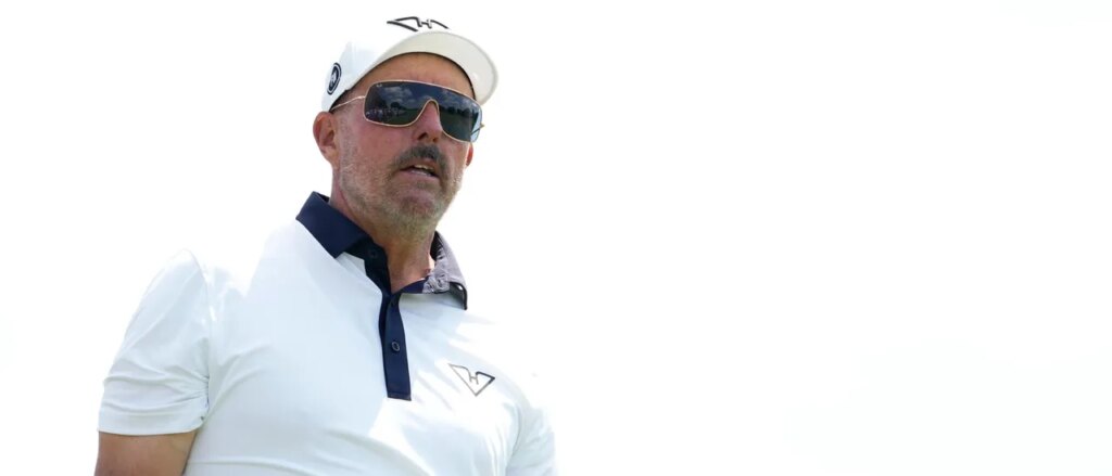 Phil Mickelson Accused Of ‘Nonconsensual, Inappropriate’ Contact With Female Employee, Removed From Club: REPORT Phil Mickelson Accused Of ‘Nonconsensual, Inappropriate’ Contact With Female Employee, Removed From Club: REPORT