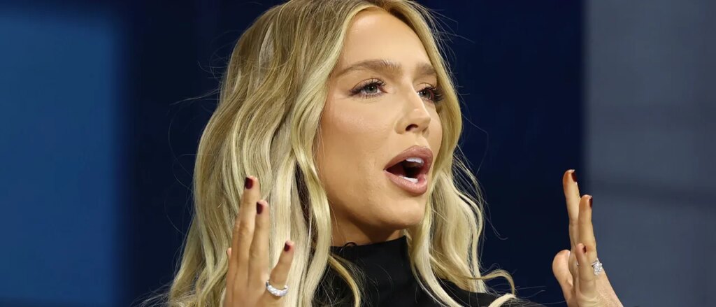 Staff Reportedly Calls Out ‘Call Her Daddy’ Host Alex Cooper Amid Toxic Workplace Claims Staff Reportedly Calls Out ‘Call Her Daddy’ Host Alex Cooper Amid Toxic Workplace Claims