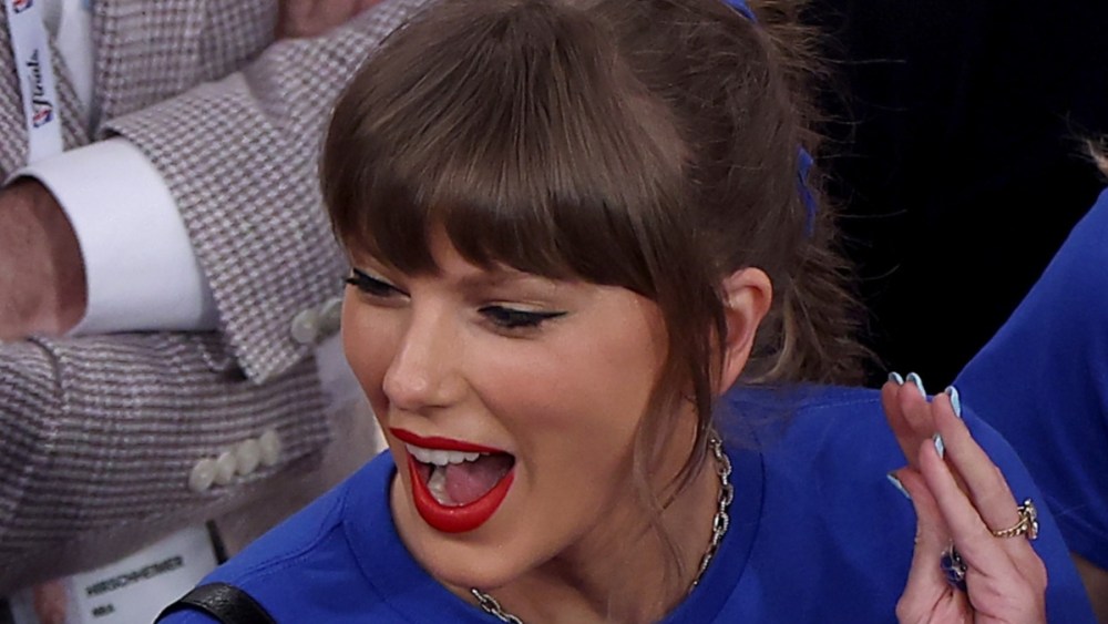 Taylor Swift Attends NBA Finals at to Support the Knicks Taylor Swift Attends NBA Finals at to Support the Knicks