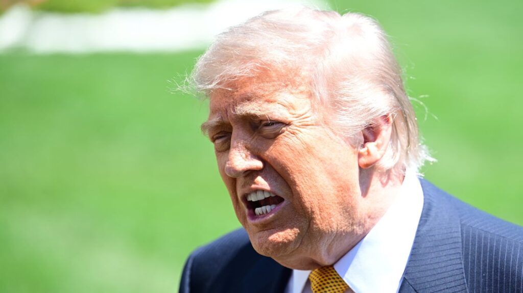 Trump Shares Some Unsettling Advice In 1 A.M. Social Media Rant Trump Shares Some Unsettling Advice In 1 A.M. Social Media Rant