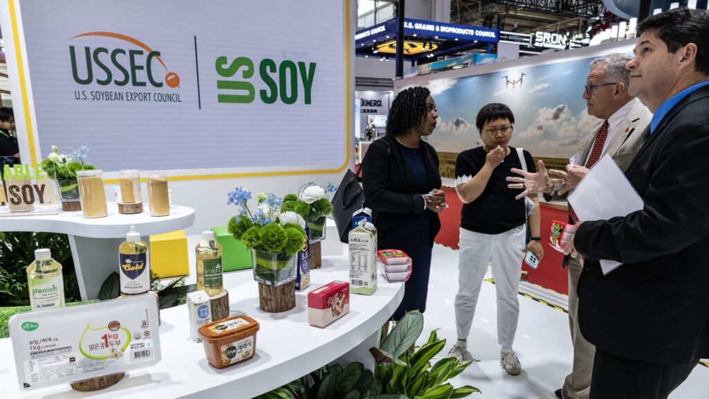 U.S. fights with Brazil for China’s giant soybean market U.S. fights with Brazil for China's giant soybean market