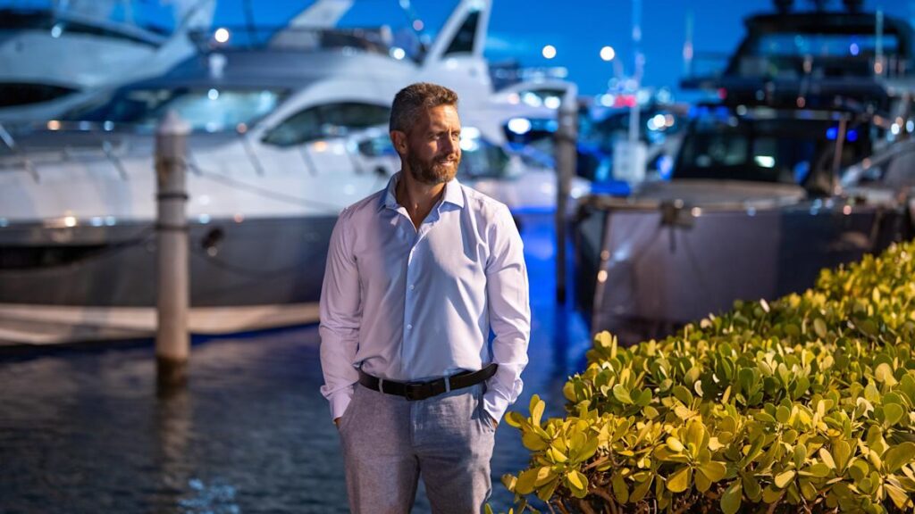 Ultra-rich Americans are moving cash out of the market and hoarding historic levels. Here’s where they’re putting it