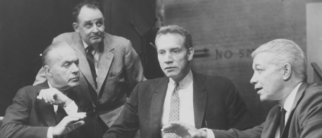 ‘Dallas’ Star William Smithers Dead At 98 ‘Dallas’ Star William Smithers Dead At 98