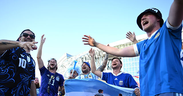 Argentina Fans Return Man’s Lost Wallet by Chanting His Name