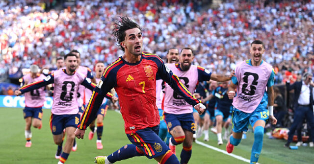 Spanish World Cup Hero Ferran Torres Wears ‘Make Spain Great Again’ Hat in Victory Parade