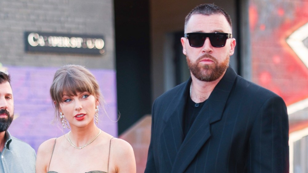 Ed Sheeran, Dakota Johnson and More Heading to Taylor Swift’s Wedding Ed Sheeran, Dakota Johnson and More Heading to Taylor Swift's Wedding