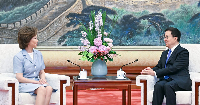 McConnell’s Wife Met with China VP in Beijing 3 Days After Her Husband Was Hospitalized