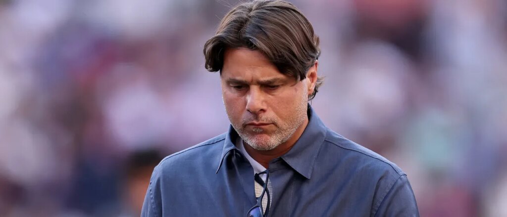Head Coach Mauricio Pochettino Kicks Powerade Bottles Into Another Dimension After US Soccer Puts Up Trash Performance