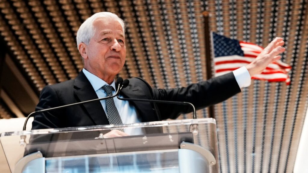 Jamie Dimon, JPMorgan Chase announce $24M to boost U.S. shipbuilding Jamie Dimon, JPMorgan Chase announce $24M to boost U.S. shipbuilding