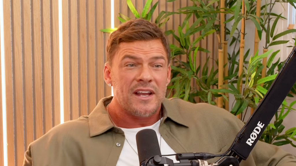 ‘Reacher’ Star Explodes Over Trump’s Epstein Debacle: ‘Go To Jail!’ 'Reacher' Star Explodes Over Trump's Epstein Debacle: 'Go To Jail!'
