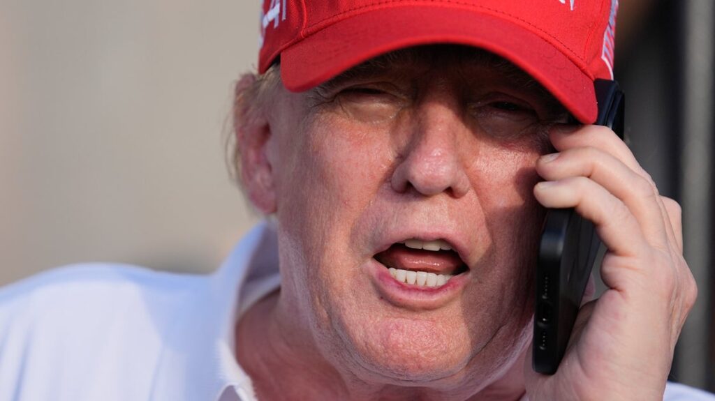 Trump Told Weird Tale About ‘Fat Foxes’ During Call With UK PM Trump Told Weird Tale About 'Fat Foxes' During Call With UK PM