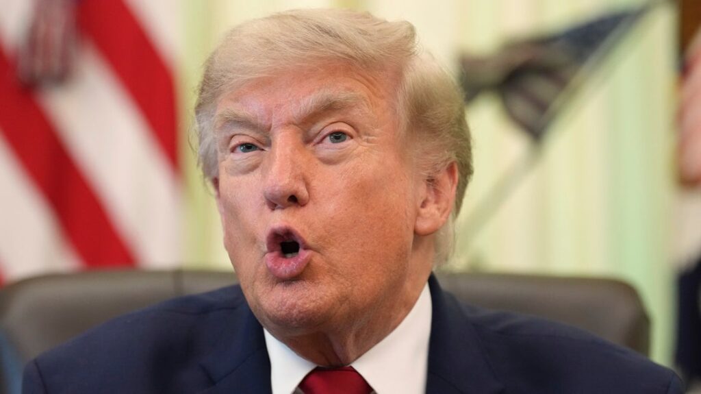 Wall Street Journal Spots The Big Political Danger In Trump’s Financial Disclosure Wall Street Journal Spots The Big Political Danger In Trump's Financial Disclosure