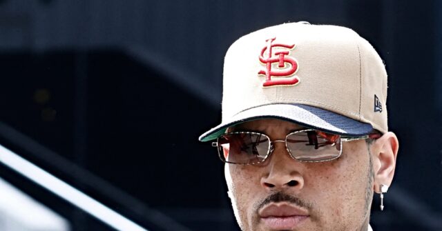 U.S. R&B Singer Chris Brown Admits New Brawl Charge, Avoids UK Trial