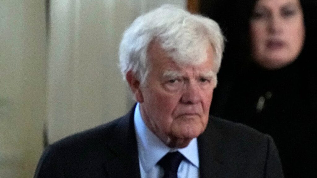 Al Hunt Slams DNC For Embracing ICE Abolition Position Al Hunt Slams DNC For Embracing ICE Abolition Position