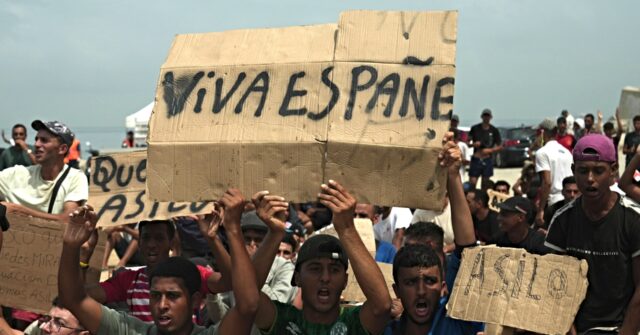 Hundreds of Illegal Migrants Demand Asylum Benefits