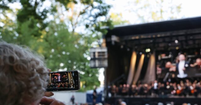 AI-Assisted Staging Draws Boos at Wagner Festival in Germany