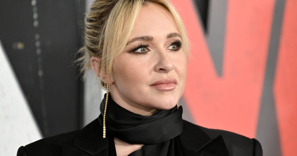 Hayden Panettiere's Ex-Director Says Her Team Discussed An ‘Intervention’