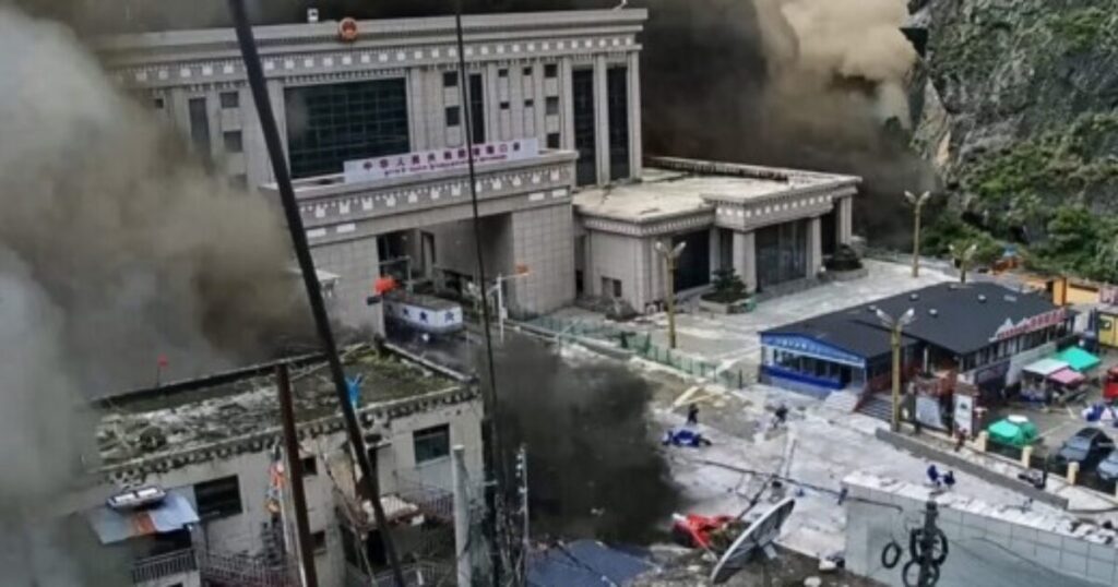 Here is What Caused the Apocalyptic Nepal Floods that Resulted in Hundreds of Deaths and Over a Thousand Disappearances, Including Dozens of Americans * The Gateway Pundit * by Cullen Linebarger Here is What Caused the Apocalyptic Nepal Floods that Resulted in Hundreds of Deaths and Over a Thousand Disappearances, Including Dozens of Americans * The Gateway Pundit * by Cullen Linebarger
