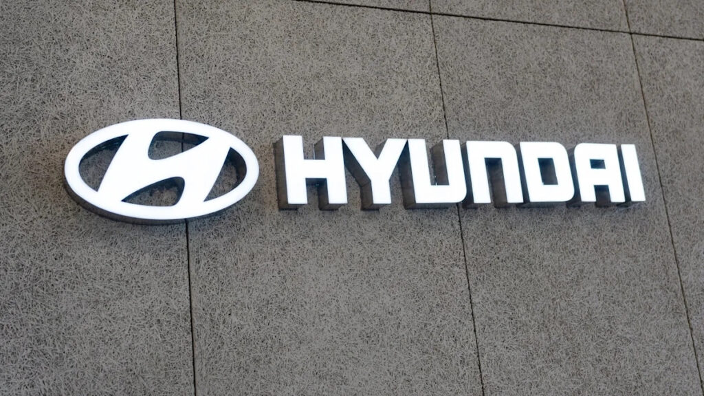 Hyundai Motor reaches tentative wage deal with union