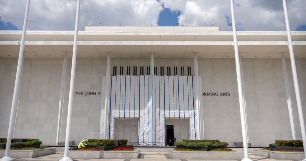 Kennedy Center Wont Restore Trump's Name Before Sept. 8