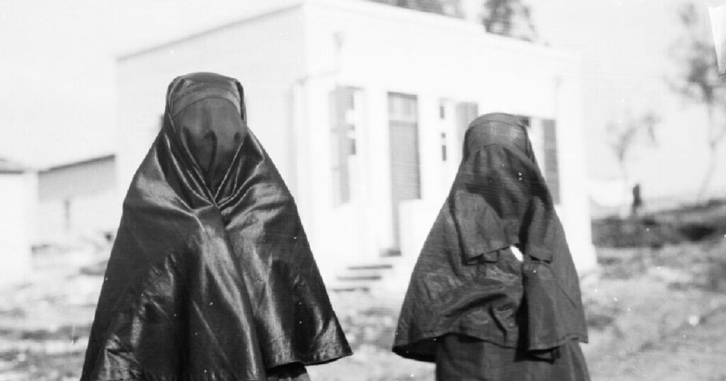 More Westerners Waking up to Islam as Gov’t Bans Face Coverings, Leaving Both Muslims and (Ironically) Feminists Angry More Westerners Waking up to Islam as Gov’t Bans Face Coverings, Leaving Both Muslims and (Ironically) Feminists Angry