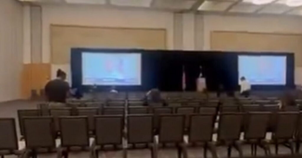 Progressive Event Featuring James Talarico and Kamala Harris in Texas is Virtually EMPTY (VIDEO) * The Gateway Pundit * by Mike LaChance Progressive Event Featuring James Talarico and Kamala Harris in Texas is Virtually EMPTY (VIDEO) * The Gateway Pundit * by Mike LaChance
