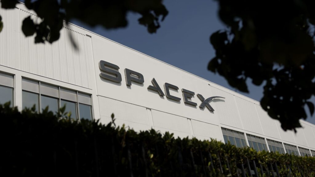 SpaceX short sellers are running out of bullets as stock rebounds 40% off low SpaceX short sellers are running out of bullets as stock rebounds 40% off low