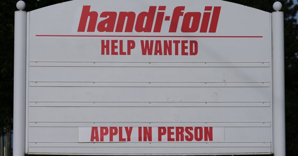U.S. Unemployment Claims Drop Despite Global Economic Uncertainty U.S. Unemployment Claims Drop Despite Global Economic Uncertainty