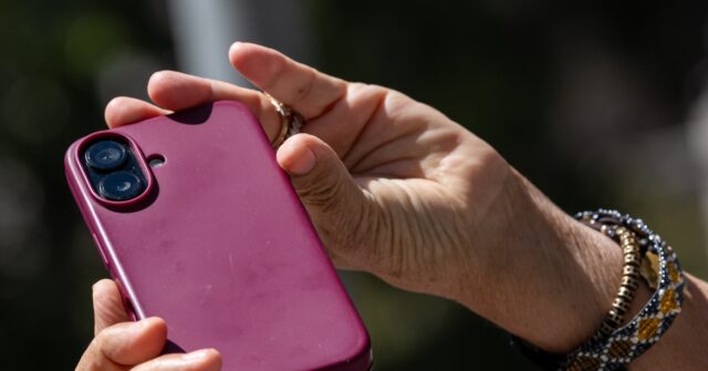 Teen, Parents Die in Fall from Cliff amid iPhone Dispute