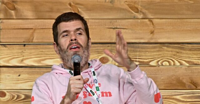 Celebrity Blogger Perez Hilton ‘Covered in Blood’ on Livestream, Hospitalized After Police Investigation