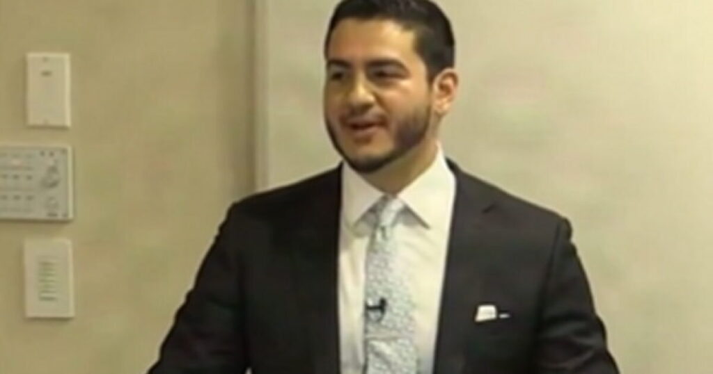 Abdul El-Sayed Said ‘Cars Are the Modern-Day Cigarette’ in 2016 Speech (VIDEO) * The Gateway Pundit * by Mike LaChance Abdul El-Sayed Said ‘Cars Are the Modern-Day Cigarette’ in 2016 Speech (VIDEO) * The Gateway Pundit * by Mike LaChance