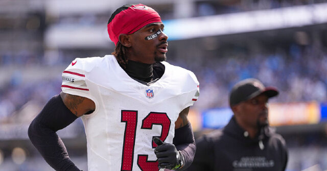 Cardinals Player Fined for Writing ‘Glory Be 2 God’ on His Eye Black