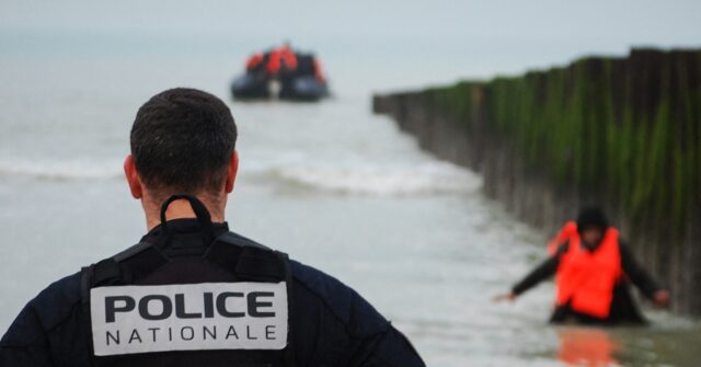French Police Witnessed ‘Assisting’ Illegal Migrants Cross English Channel