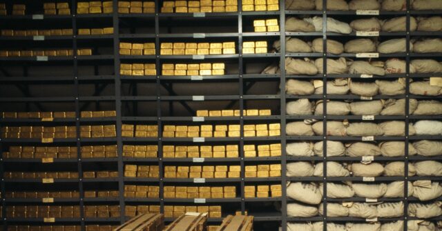 Dutch Move Billions in Gold to London in ‘Crisis Preparedness’ Move
