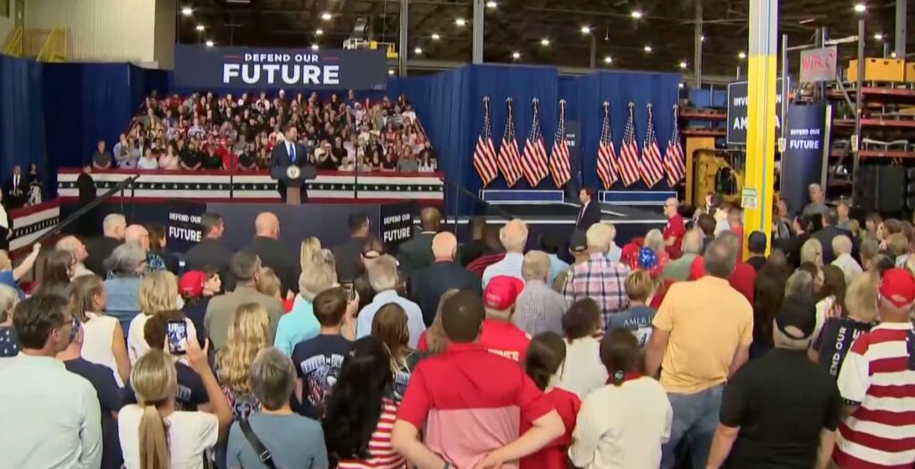 JD Vance Draws A Pathetic Crowd And Gets Heckled In Kansas