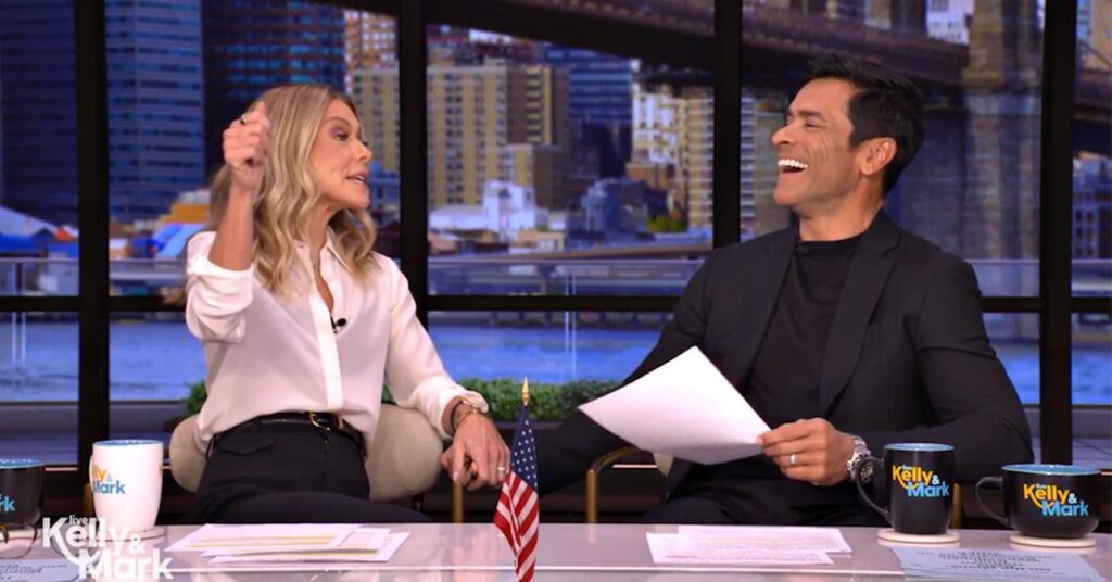 Kelly Ripa Calls Out Mark Consuelos for Never Buying Gifts or Writing Cards Kelly Ripa Calls Out Mark Consuelos for Never Buying Gifts or Writing Cards