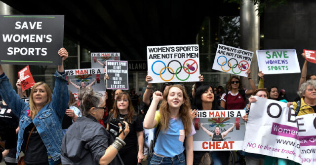 Portland Women’s Sports Bar Ejects Fans over XX-XY Shirts