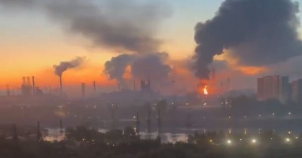 Six Days After Ukraine Agrees to Halt Attacks on Russian Refineries – They Strike Kapotnya Refinery in Moscow, to Screw Russia Global Energy Markets, AND Trump! * The Gateway Pundit * by Jim Hoft Six Days After Ukraine Agrees to Halt Attacks on Russian Refineries – They Strike Kapotnya Refinery in Moscow, to Screw Russia Global Energy Markets, AND Trump! * The Gateway Pundit * by Jim Hoft