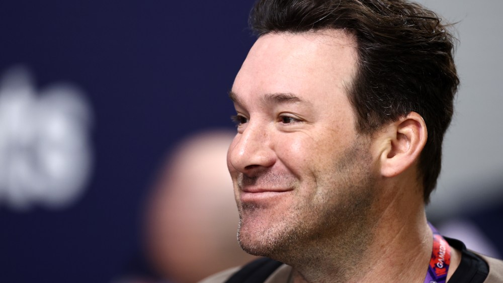 Tony Romo Suggests He’d Like to Return to CBS’ NFL Coverage Tony Romo Suggests He'd Like to Return to CBS' NFL Coverage