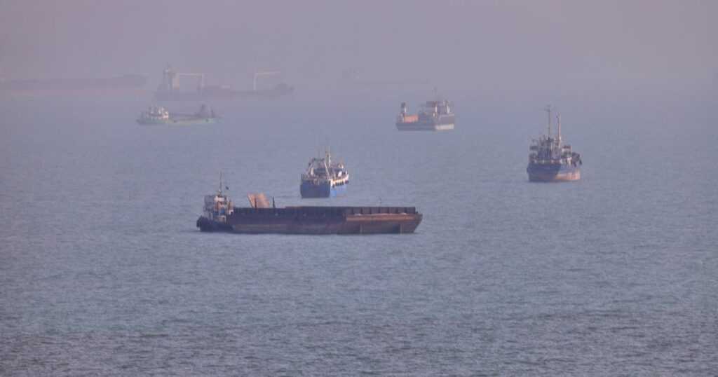 U.S. Strikes 3 Iranian Oil Tankers After Saying Warships Were Targeted With Ballistic Missiles U.S. Strikes 3 Iranian Oil Tankers After Saying Warships Were Targeted With Ballistic Missiles