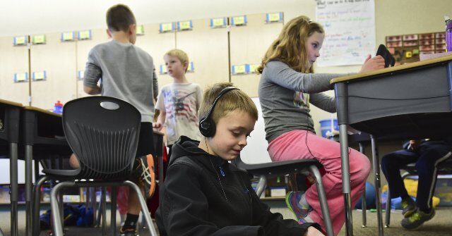 New York City Schools Bans Student AI Use Through 8th Grade, Limit Screentime in Classroom