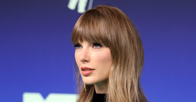 Taylor Swift Dedicates MTV Video of the Year Award to Dolly Parton