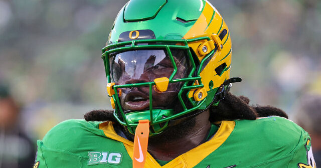 Oregon’s Bear Alexander Accused of Dirty Hit on UCLA QB Nico Iamaleava’s Head