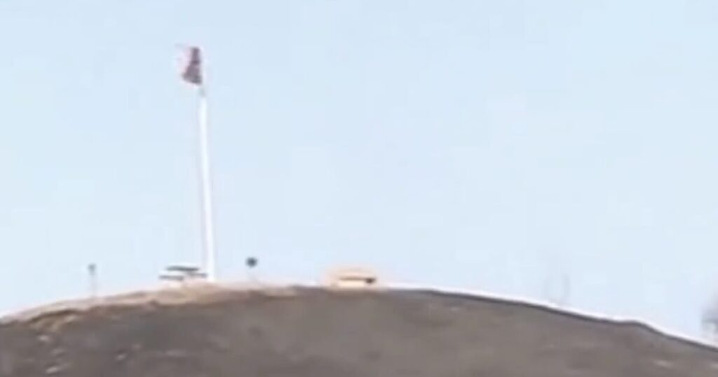 Amazing! American Flag Still Flying on Top of Patriots Hill in Orange County After Fire Torches Hillside (VIDEO) Amazing! American Flag Still Flying on Top of Patriots Hill in Orange County After Fire Torches Hillside (VIDEO)