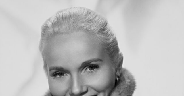 Eva Marie Saint, Star of ‘North by Northwest’ and ‘On the Waterfront,’ Dies at 102