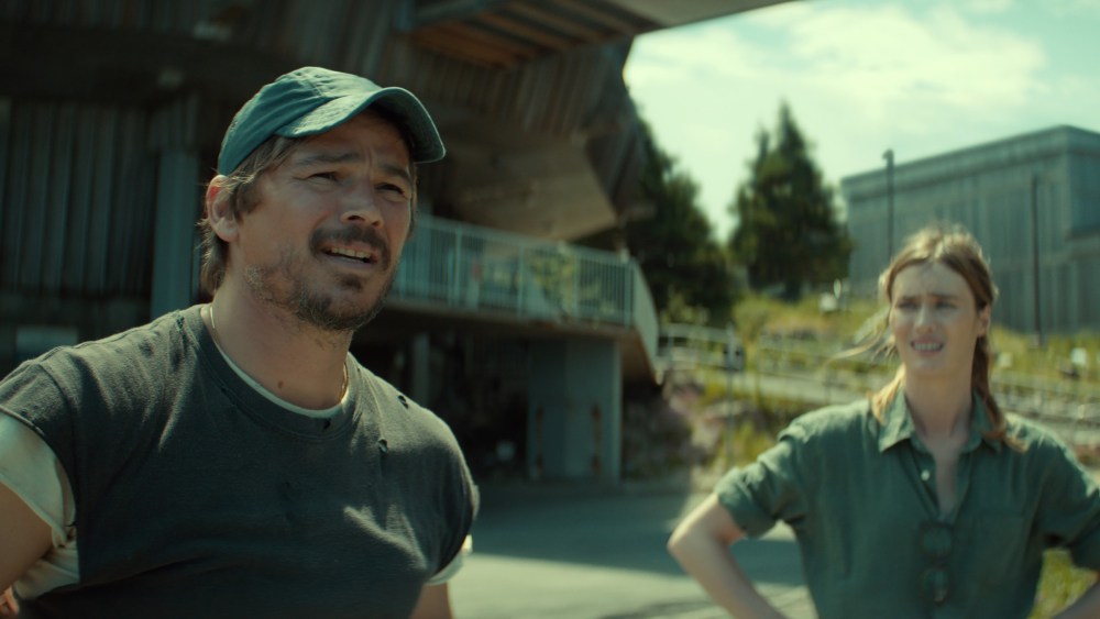 Icebergs, Josh Hartnett’s Accent, & Season 2 Icebergs, Josh Hartnett's Accent, & Season 2