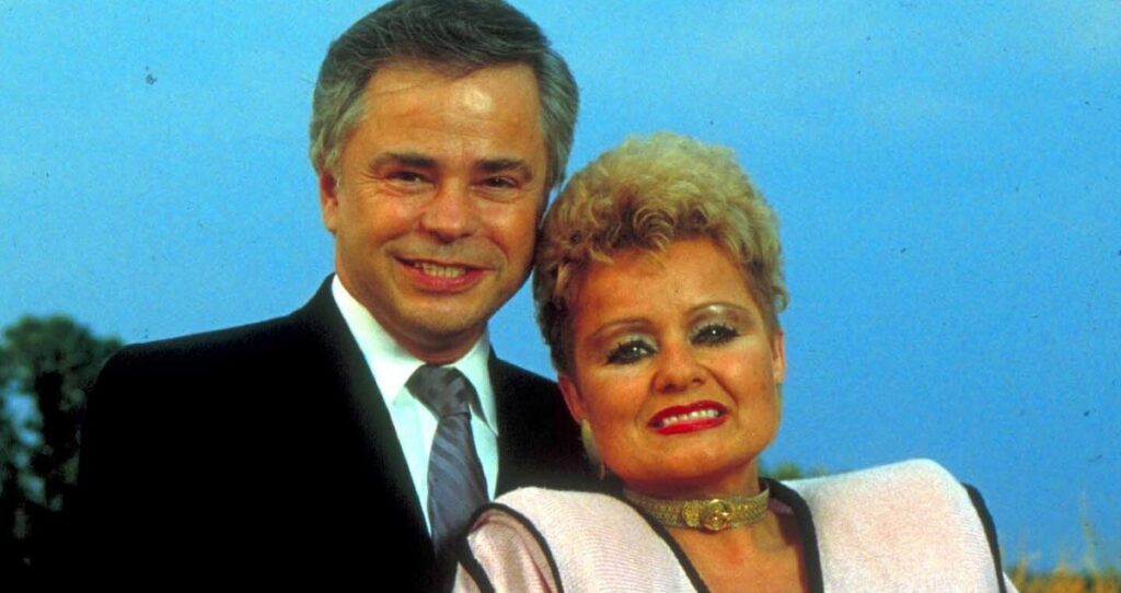 Jim Bakker, Televangelist Who Fell From Grace Over Sex And Financial Scandals, Dies Jim Bakker, Televangelist Who Fell From Grace Over Sex And Financial Scandals, Dies