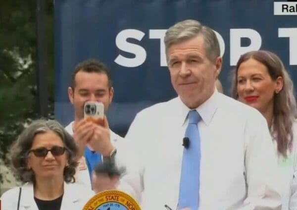 Republicans Bail On North Carolina To Try To Save A Senate Seat In Deep Red Kansas Republicans Bail On North Carolina To Try To Save A Senate Seat In Deep Red Kansas