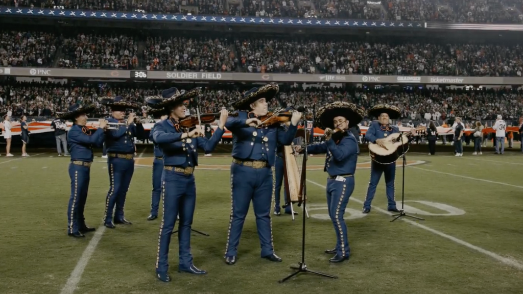 This Mariachi Moment At An NFL Game Gave Us Goosebumps This Mariachi Moment At An NFL Game Gave Us Goosebumps